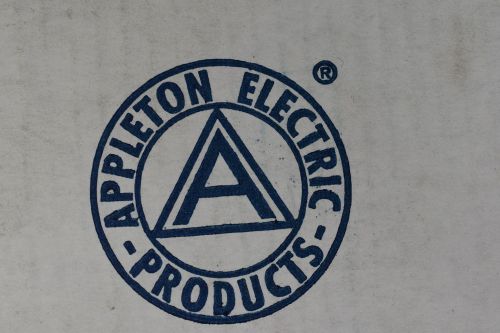 Appleton electric products 1 1/2 lr 57 grayloy fm7 conduit body for sale