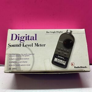 Radio Shack Realistic Sound Level DB Decibel Meter Reader Model 33-2055 in Box