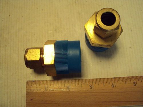 Swagelok Connector, 1/2 Inch Tube x 1 Male National Pipe Thread, Model B-810-1-16BT.
