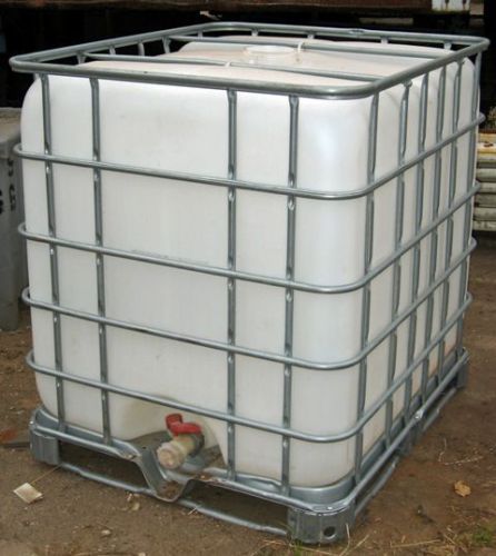 Pre-owned Liquid Storage Tank with a Capacity of 250 Gallons