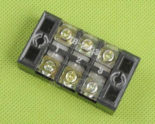 Wire Terminal Connector with Three Positions, Cover, and a Voltage Rating of 600V and a Current Rating of 25A.